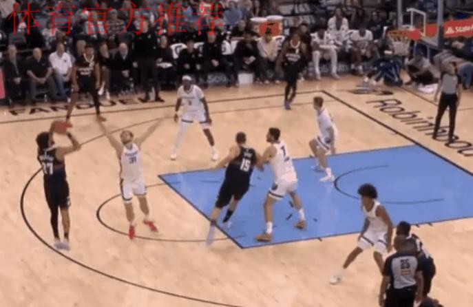 默里前三节10投6中，三分3中2砍下21分2篮板3助攻